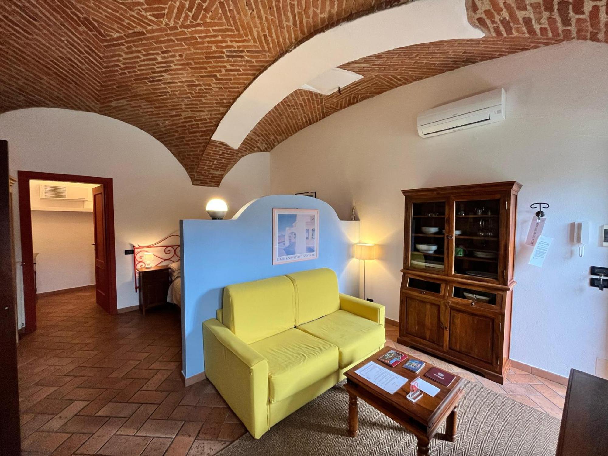 Le Serre Suites & Apartments Монкалиери Екстериор снимка
