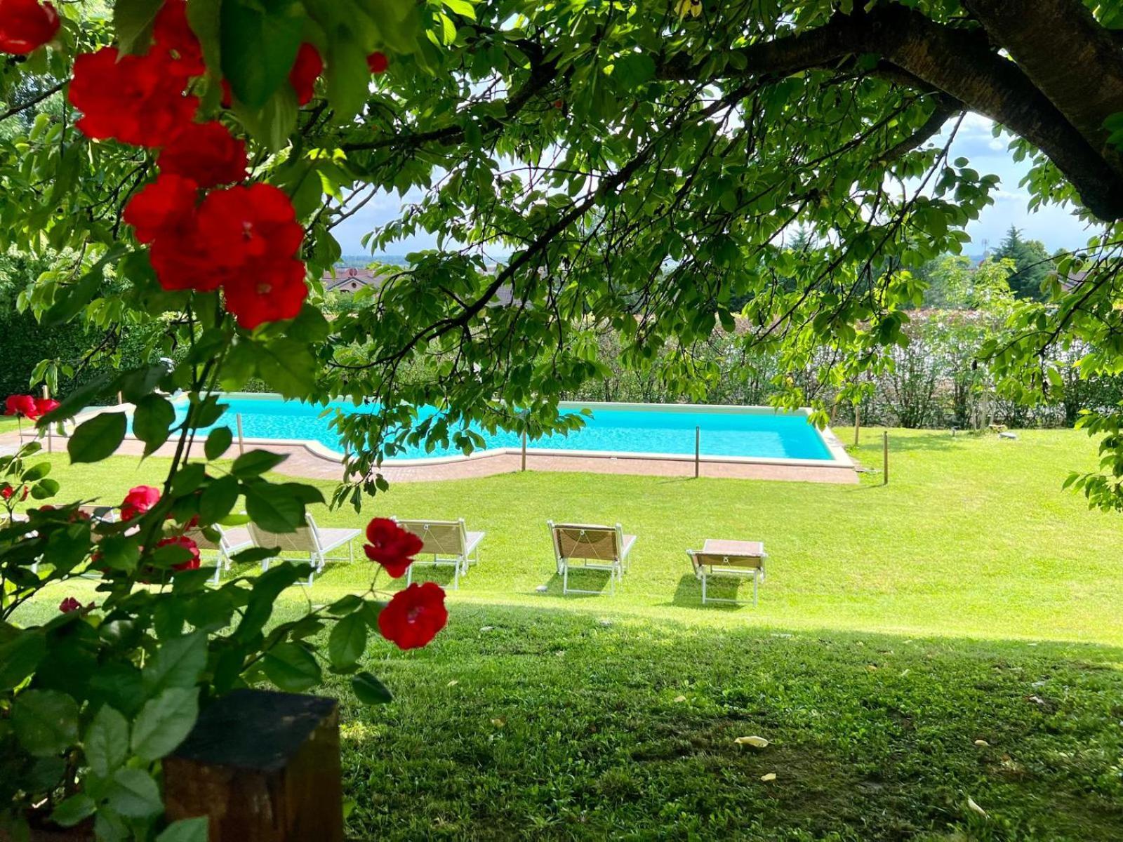 Le Serre Suites & Apartments Монкалиери Екстериор снимка
